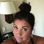 Profile Picture of yvette_michelle_button (@yvette_michelle_button) on Instagram