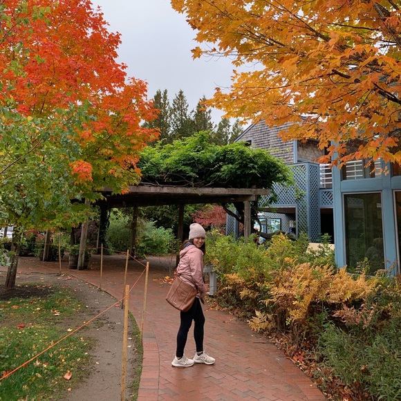 Profile Picture of Aimie Protusada (@aimbpro) on Poshmark