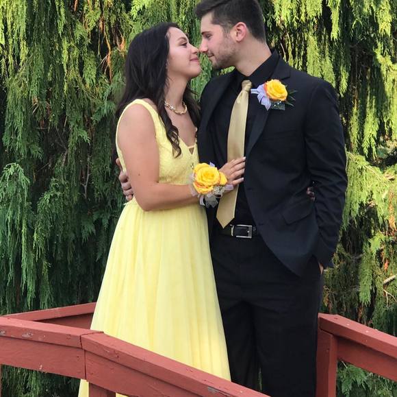 Victoria Ady - Poshmark Profile Picture of Victoria Ady (@tori13053) on Poshmark