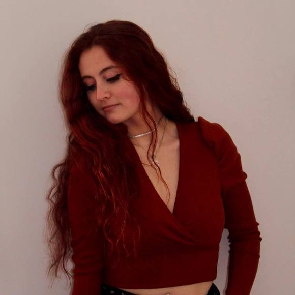 Profile Picture of Marie-claire Mendonça (@crazyhead601) on Poshmark