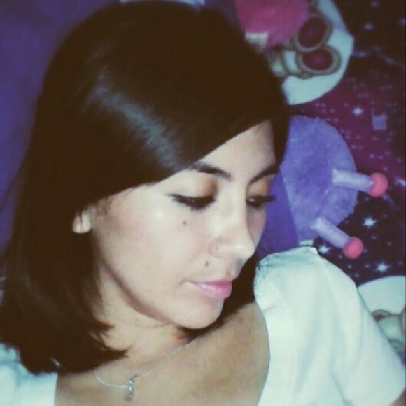 Profile Picture of Lily Parraga (@lily118806) on Poshmark