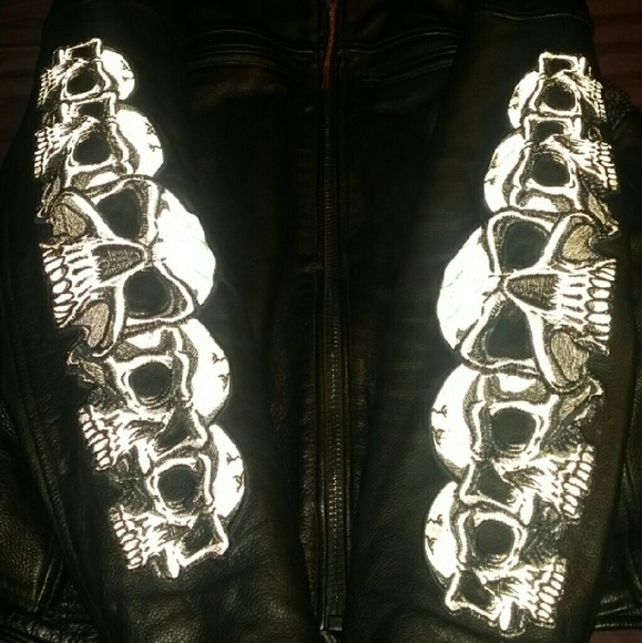 Mauro Hernandez - Poshmark Profile Picture of Mauro Hernandez (@maurohernandez) on Poshmark