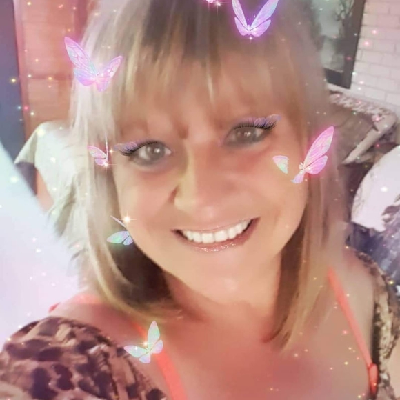 Profile Picture of Chantale Masson (@chantalemasson) on Poshmark