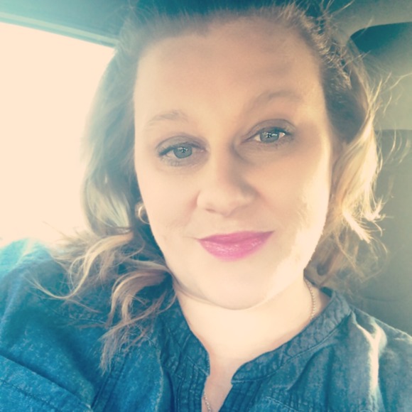 Profile Picture of Ronna Coffman (@rcordis) on Poshmark