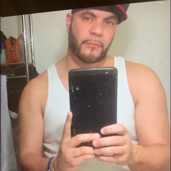 Profile Picture of Robert Gonzalez (@kito6068) on Poshmark