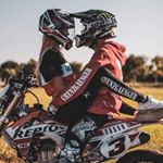 Profile Picture of ✞ 𝕀𝕧𝕪-𝕃𝕖𝕒 𝔾𝕠𝕣𝕒𝕝𝕔𝕫𝕪𝕜 ꨄ (@onceigoiwonteverlookback) on Instagram