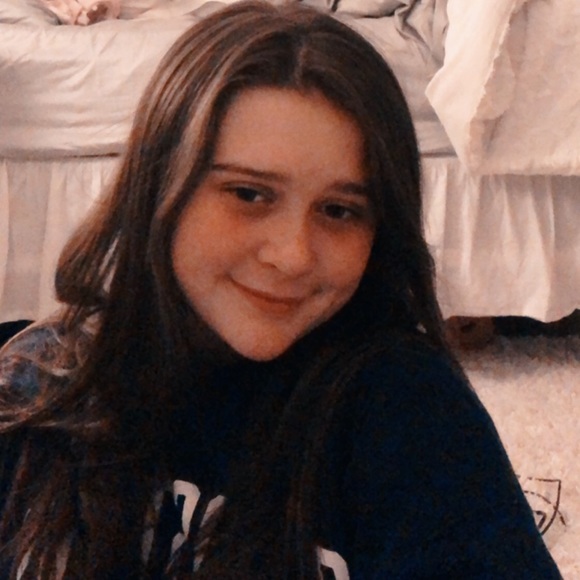 Profile Picture of Katie Chambliss (@katie_chambliss) on Poshmark