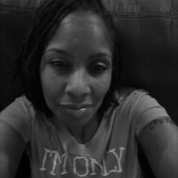 Latresha Rossin - Poshmark Profile Picture of Latresha Rossin (@latreshar) on Poshmark