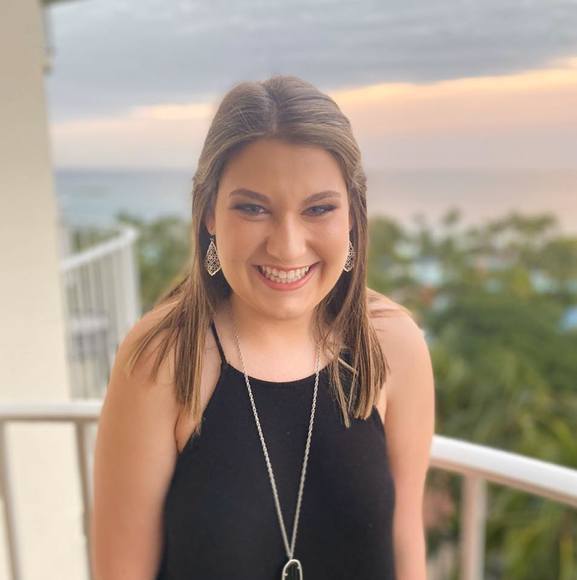 Profile Picture of Kayla Trascher (@kaylatrascher) on Poshmark