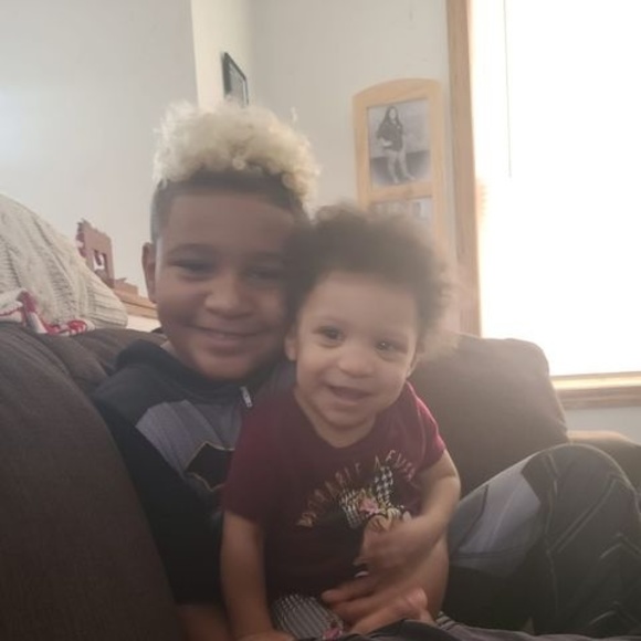 Profile Picture of Beth Devin hackaday (@dvnbth) on Poshmark