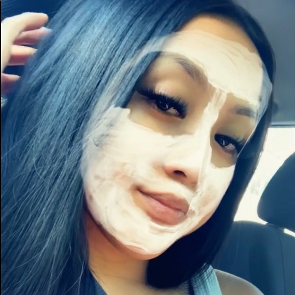 Profile Picture of Khyla Albrando (@k_sellz) on Poshmark