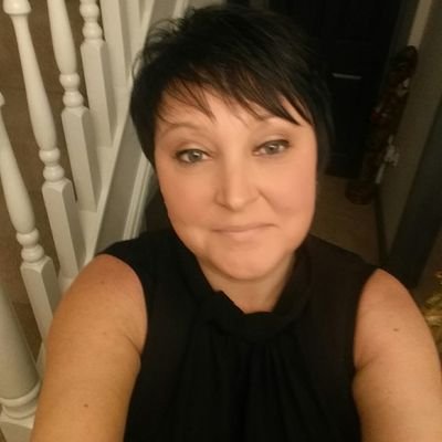 Profile Picture of Julie Bowman (@jellyjulie) on Twitter