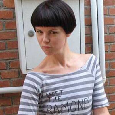 Profile Picture of Sarah - Jane Potts (@SarahJPotts) on Twitter