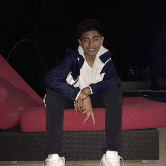 Profile Picture of Nigel Gallardo (@arnigel_2004) on Poshmark