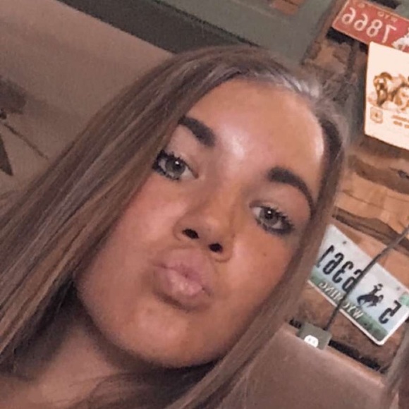 Jb Bonenberger - Poshmark Profile Picture of Jb Bonenberger (@jordanleigh2006) on Poshmark