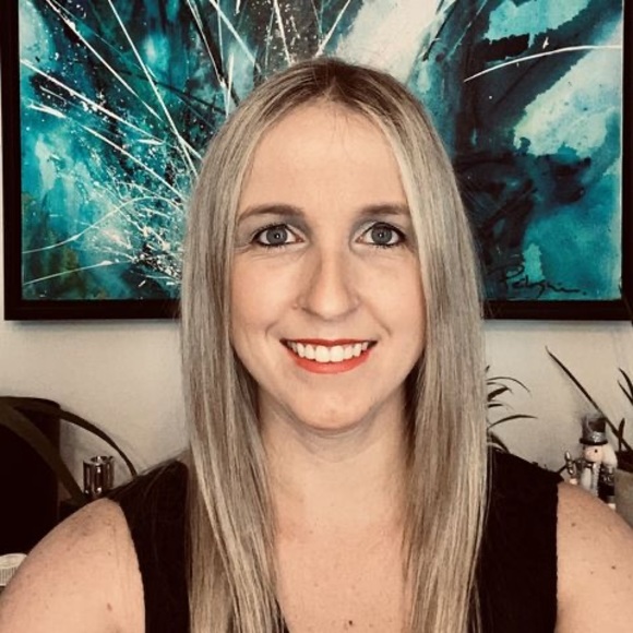 Profile Picture of Josiane Dufour (@twister81_) on Poshmark