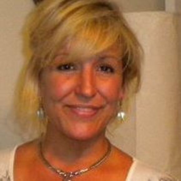 Profile Picture of Cherie Iennaco (@cheriennaco) on Poshmark