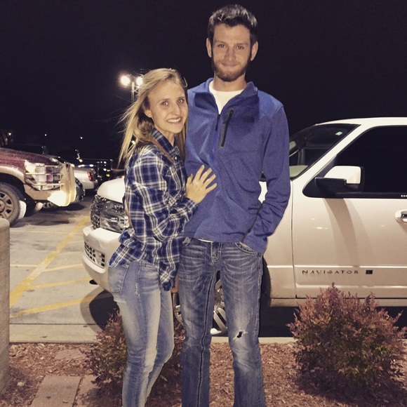 Wesley Hurst - Poshmark Profile Picture of Wesley Hurst (@hurstw18) on Poshmark