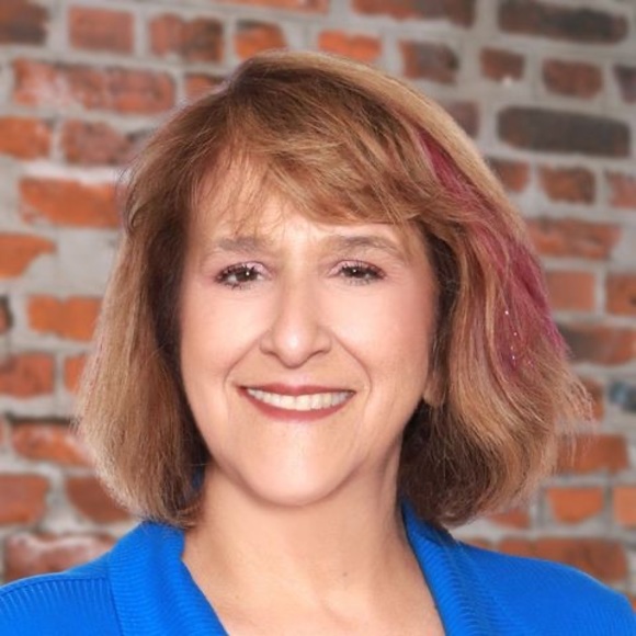 Profile Picture of Ellen Dershowitz (@apexmom27502) on Poshmark