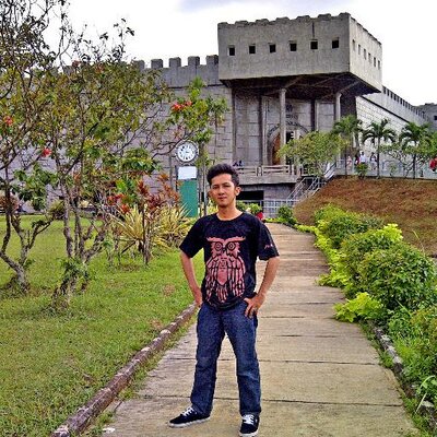 Profile Picture of SyarivaL SteVe Vay (@06SyarivaL12) on Twitter