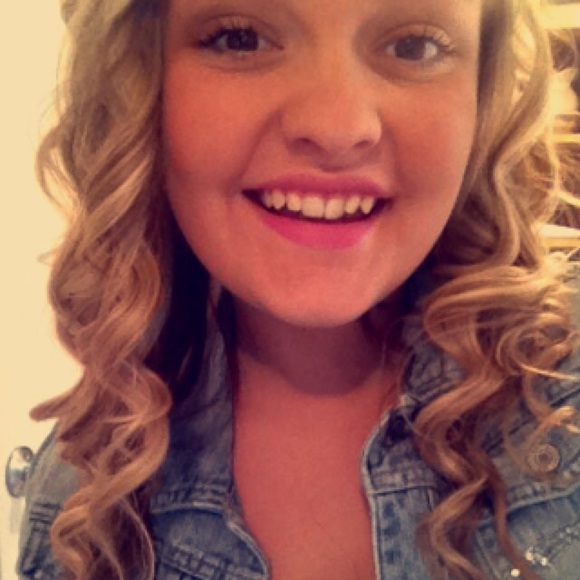 Profile Picture of Sheridon Moses (@sheridon1) on Poshmark