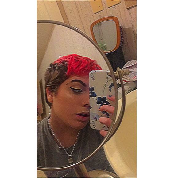 Profile Picture of Kami Winborne (@kamiwinborne23) on Poshmark