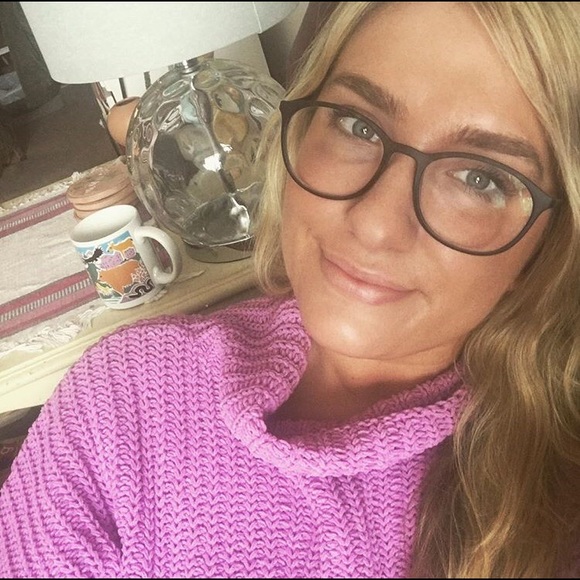 Profile Picture of Brianna Fearon (@brifearon) on Poshmark