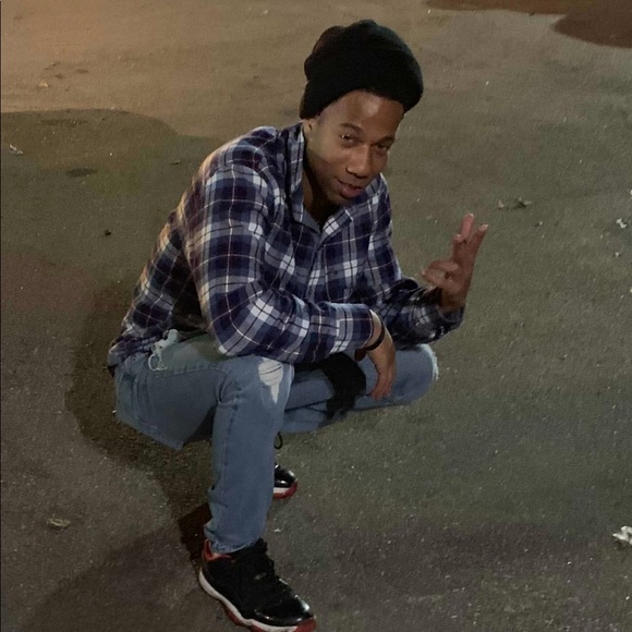 Daxdax Bordenaro - Poshmark Profile Picture of Daxdax Bordenaro (@daxbordenaro) on Poshmark