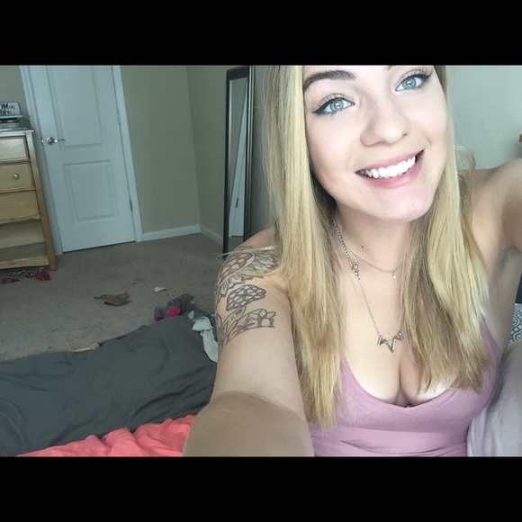 Profile Picture of Christina Varino (@c4ristina0118) on Poshmark