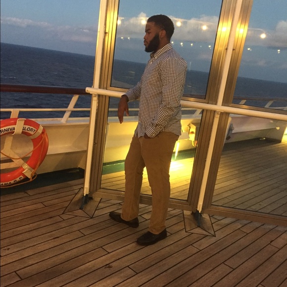 Profile Picture of Kenneth Willis (@kennyw003) on Poshmark