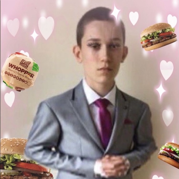Profile Picture of Hailey Zettlemoyer (@zettlebug05) on Poshmark