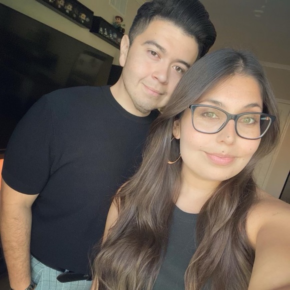 Adrian Alamo - Poshmark Profile Picture of Adrian Alamo (@adrianalamo) on Poshmark