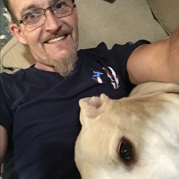 Profile Picture of Victor Purdin (@vicpurdin71) on Poshmark