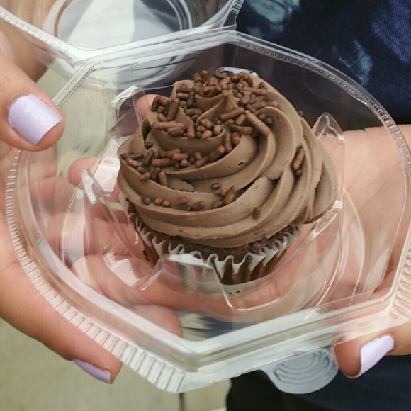 Profile Picture of Janeth Rivera (@jayy_010) on Poshmark