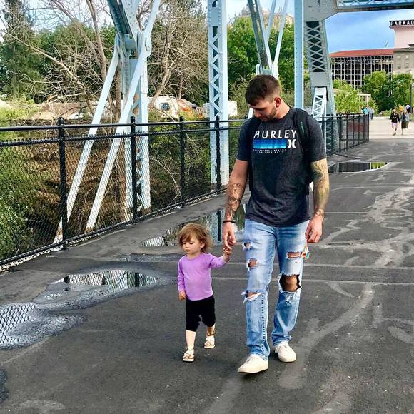 Profile Picture of Joey Thornbrue (@joeythornbrue) on Poshmark