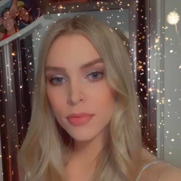 Profile Picture of Savannah Prewett (@annahprewett) on Poshmark