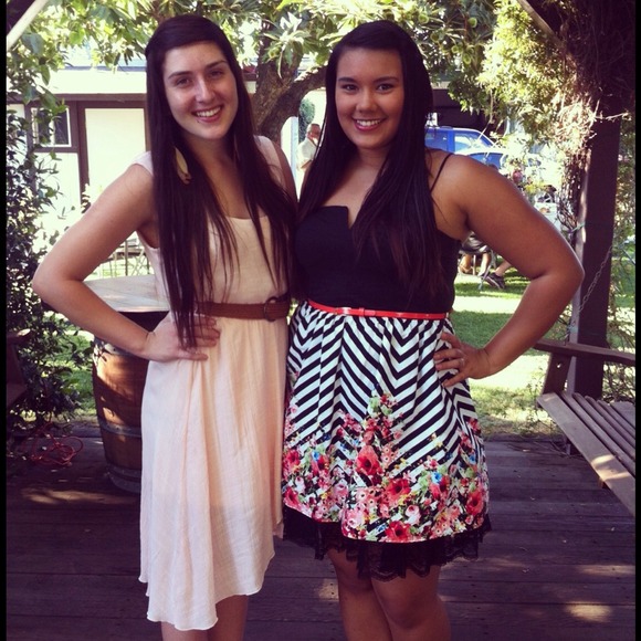 Profile Picture of Samantha Toves (@samanthatoves) on Poshmark