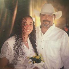 Profile Picture of Laura Olivarez (@laura_0385) on Tiktok