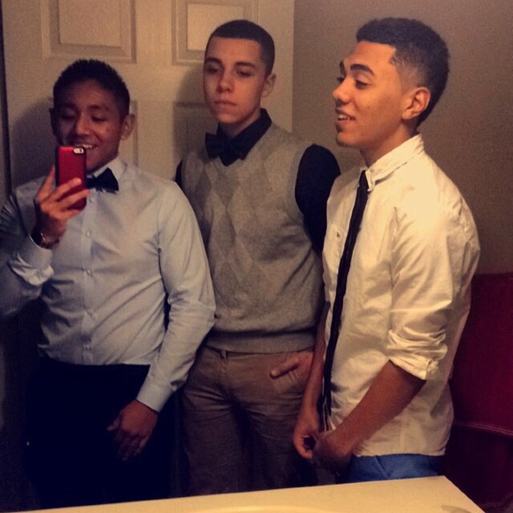 Profile Picture of Taweh Lizear (@taweh10) on Poshmark