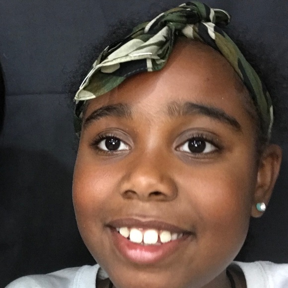 Profile Picture of Ann Wright (@1darnell) on Poshmark