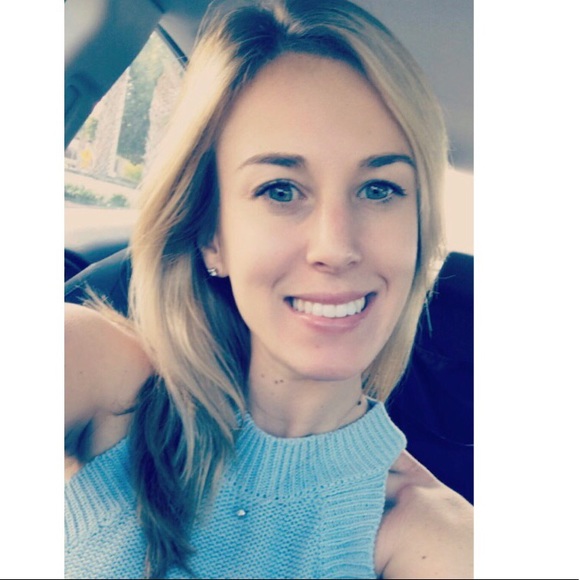 Profile Picture of Olivia Leppo (@oleppo) on Poshmark