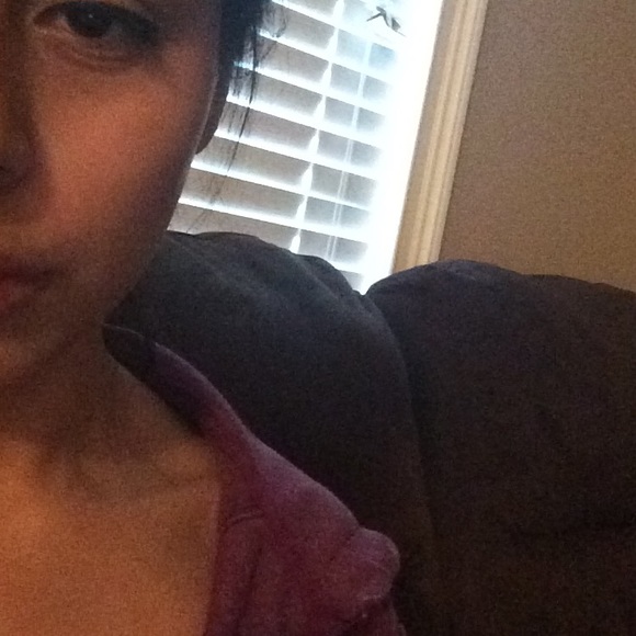 Profile Picture of Alma Alverdin (@alma_alverdin) on Poshmark