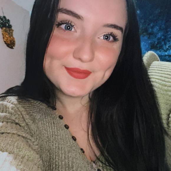 Profile Picture of Haley Vandyck (@hvandyck8) on Poshmark