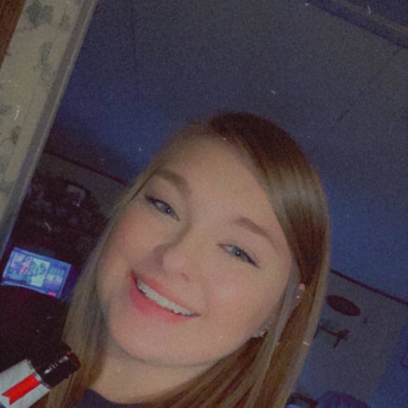 Profile Picture of Aliceson Sulatycki (@duhhhhbruhh) on Poshmark