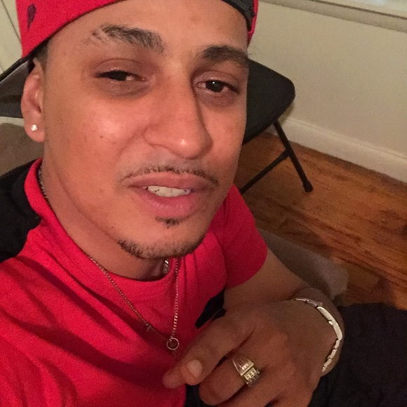 Profile Picture of Joey Fernandez (@johndoe86) on Poshmark