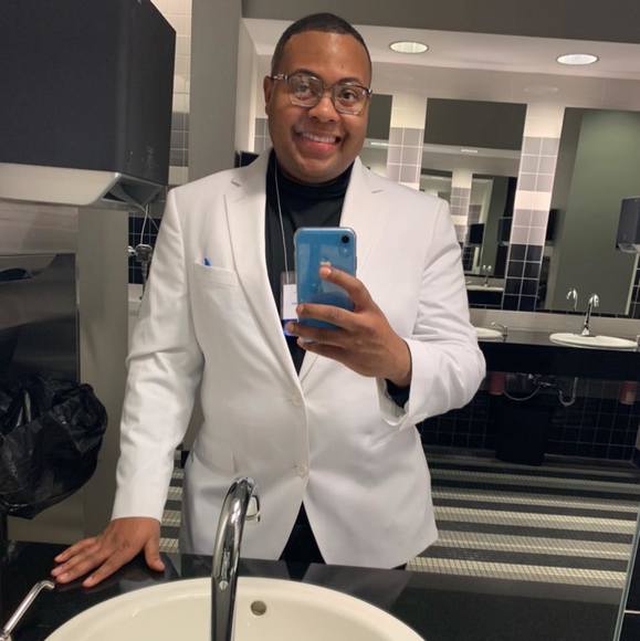 Profile Picture of Ronta Bates (@zbates164) on Poshmark