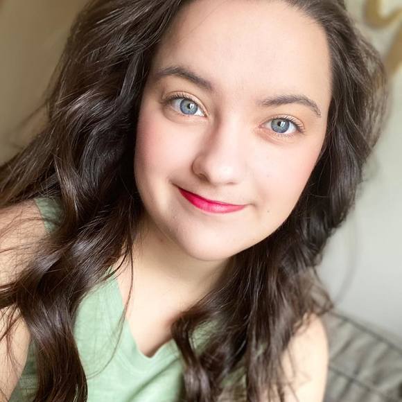 Profile Picture of Kinsey Lavy (@kinseylavy) on Poshmark