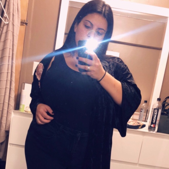 Profile Picture of Gianna Giampia (@ggiampia) on Poshmark