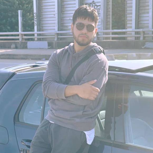 Profile Picture of Usuell Tabares (@usuel) on Poshmark