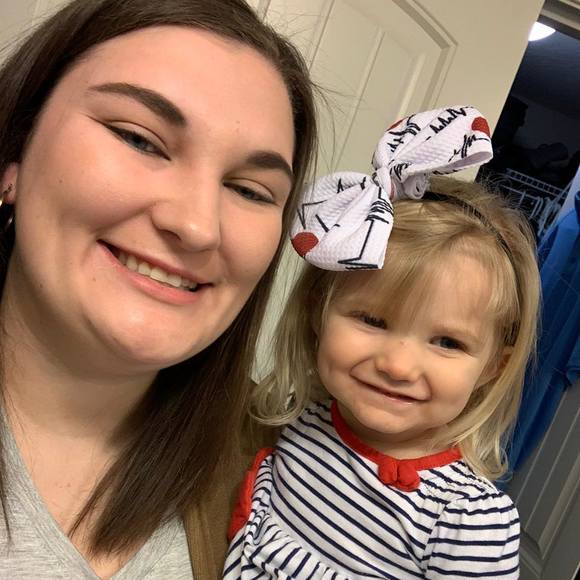 Profile Picture of Haley Bunch (@haleybunch288) on Poshmark